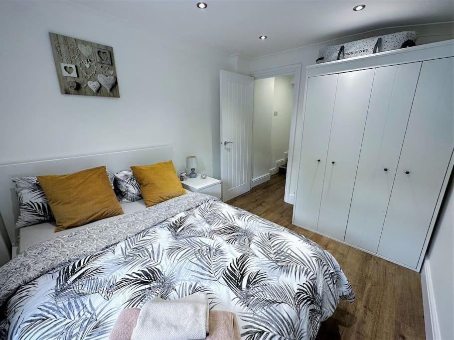 Apartament Stylish 2 Bed Flat In The Heart Of Lewisham Londyn Zewnętrze zdjęcie